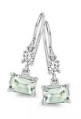 Naiomy oorringen met pastel groen steentje