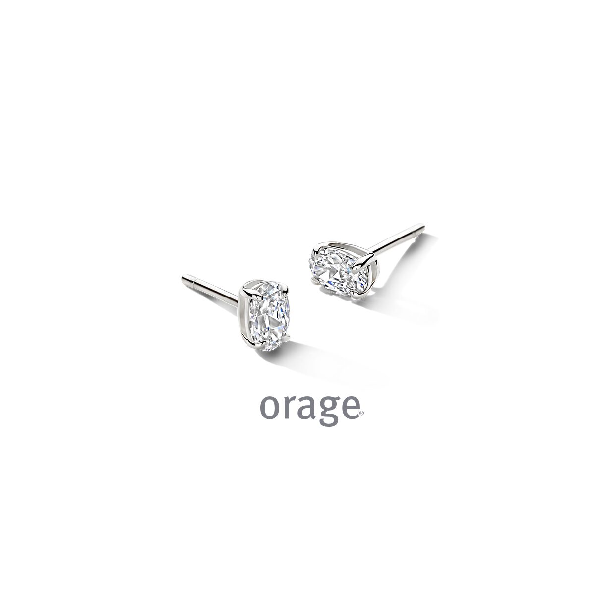 BC052 Oorstekers 925 rh oval-cut cz