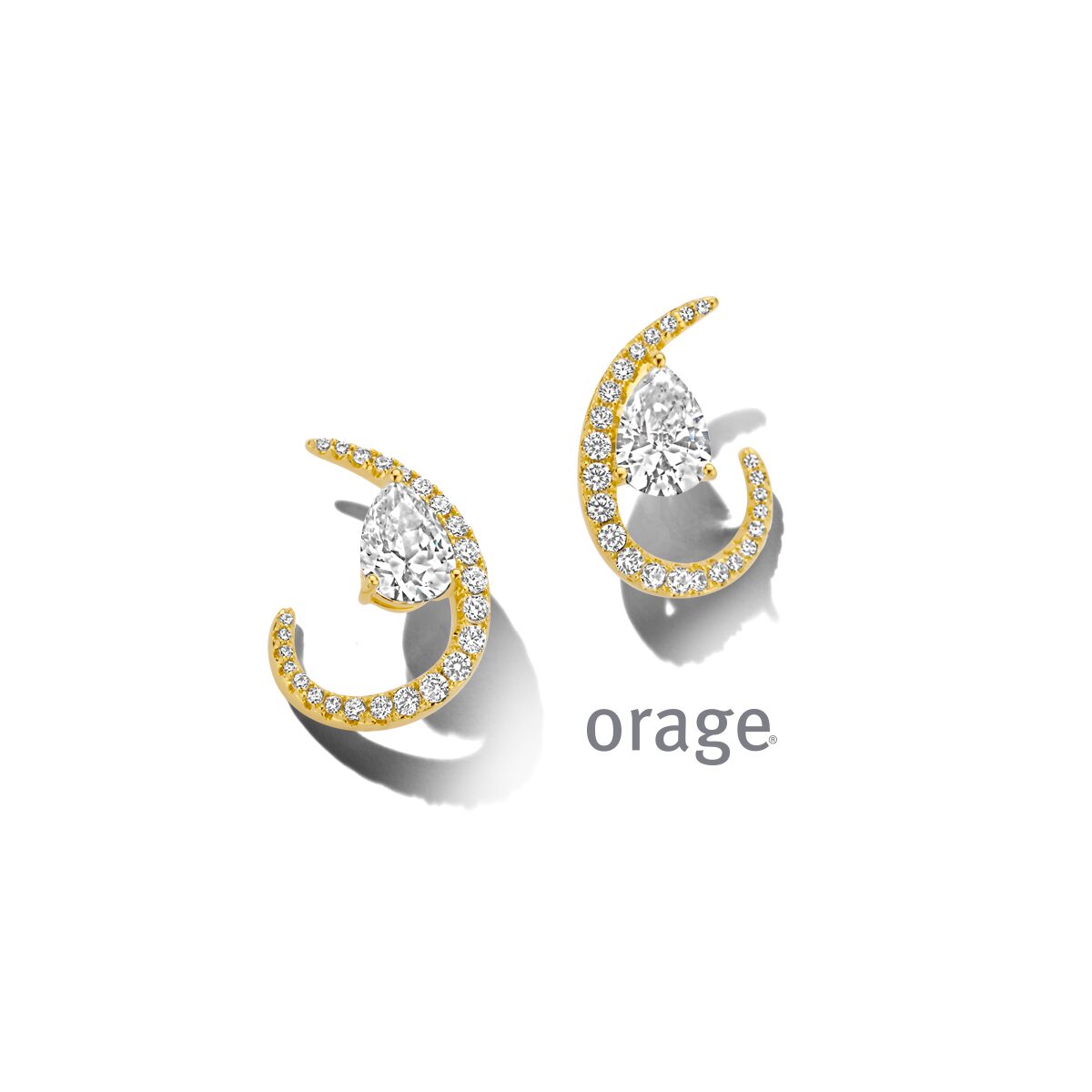 BC047 Oorstekers verguld geel pear-cut c