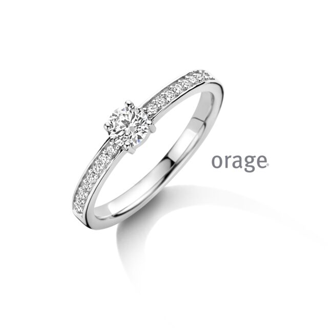 BC012 Ring solitaire met zijstenen 925 rh LGD 0.50ct