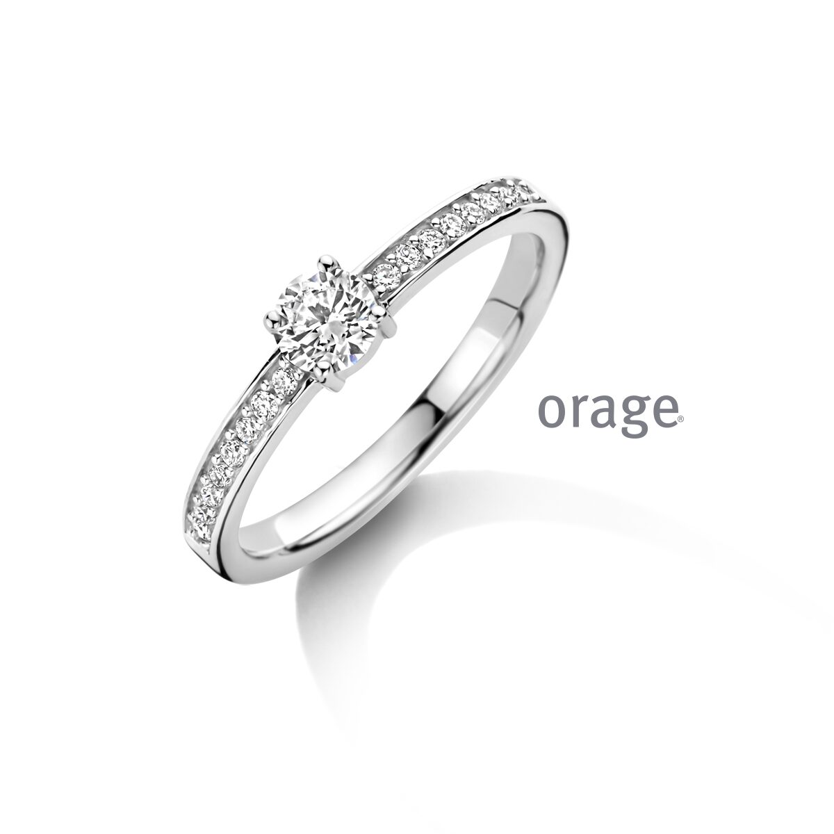 BC012 Ring solitaire met zijstenen 925 rh LGD 0.50ct