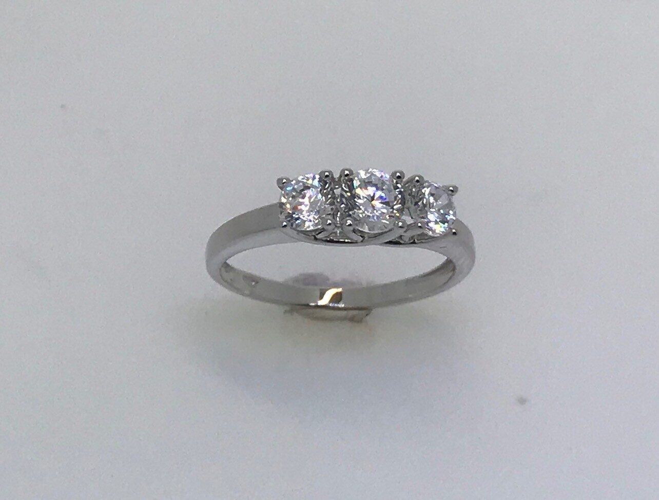 gr4072wz  witgouden ring 18ct zirconium